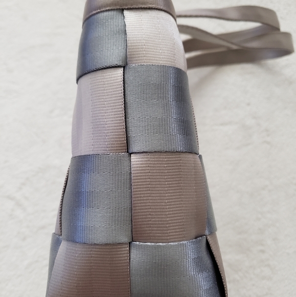 HARVEYS • Sand Dollar LTD Medium Tote - Picture 7 of 16